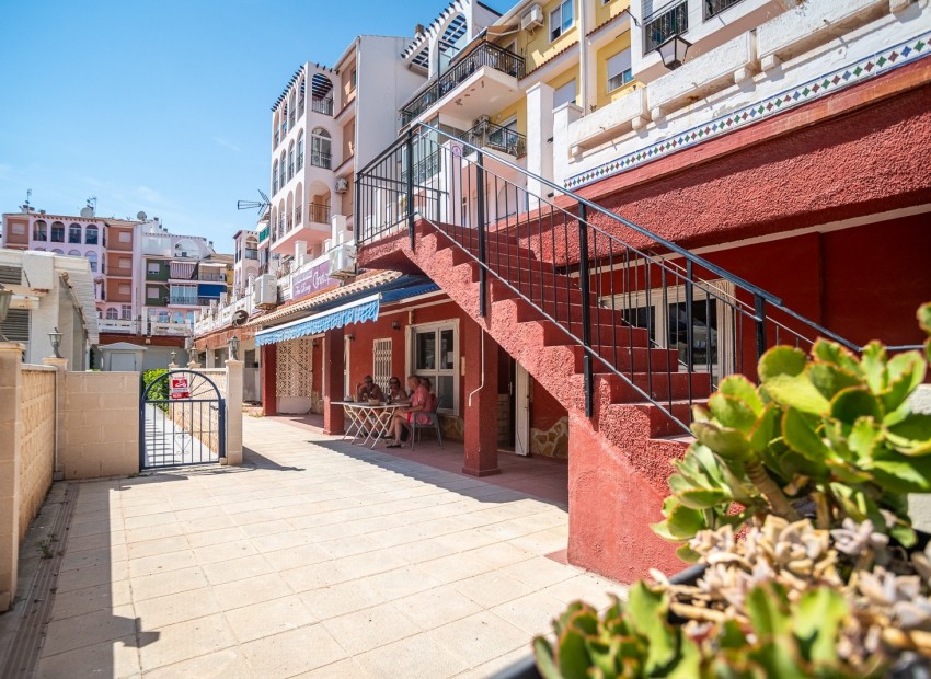 Reventa - Comercial -
TORREVIEJA - La Veleta