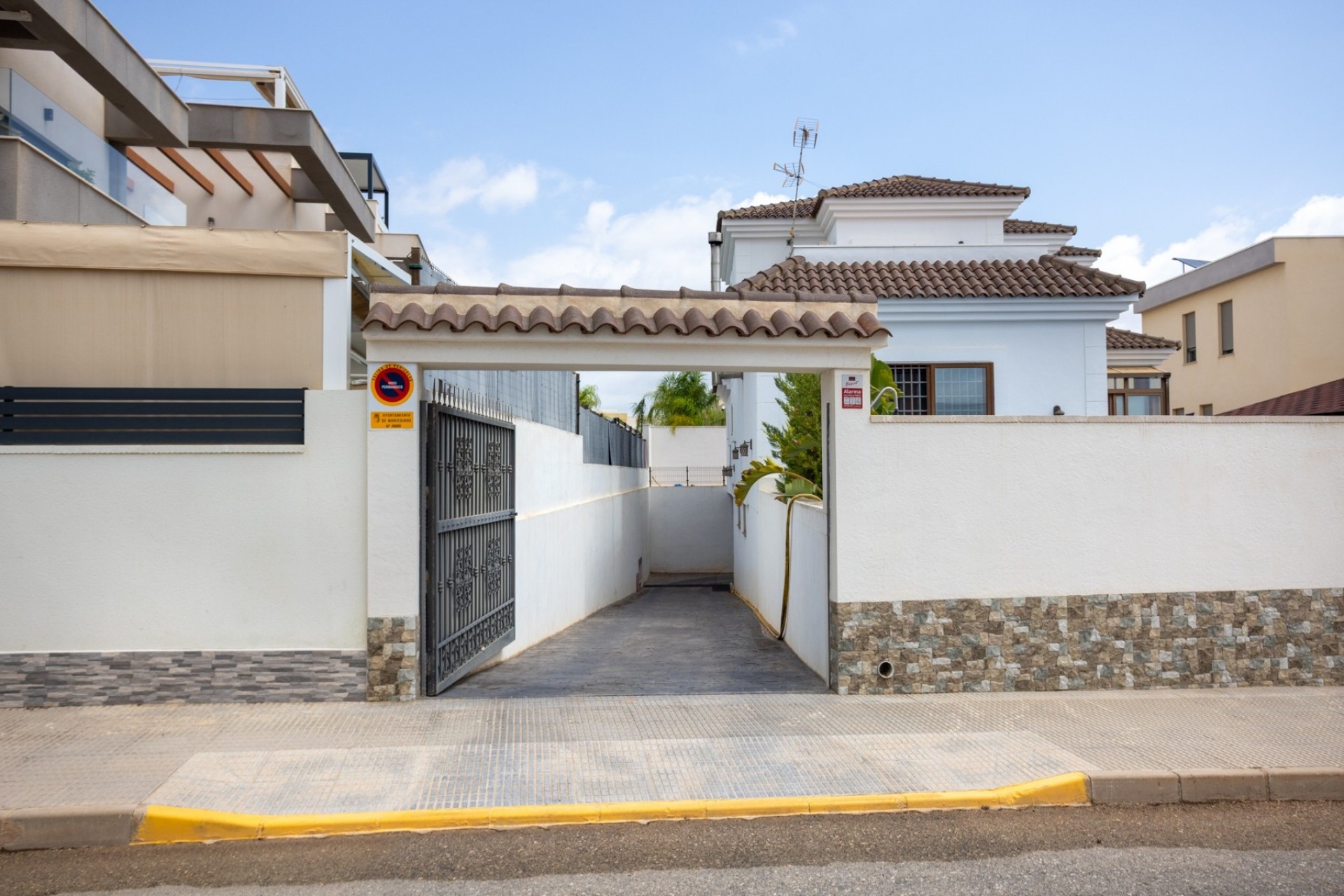 Reventa -  -
Los Montesinos - La Herrada