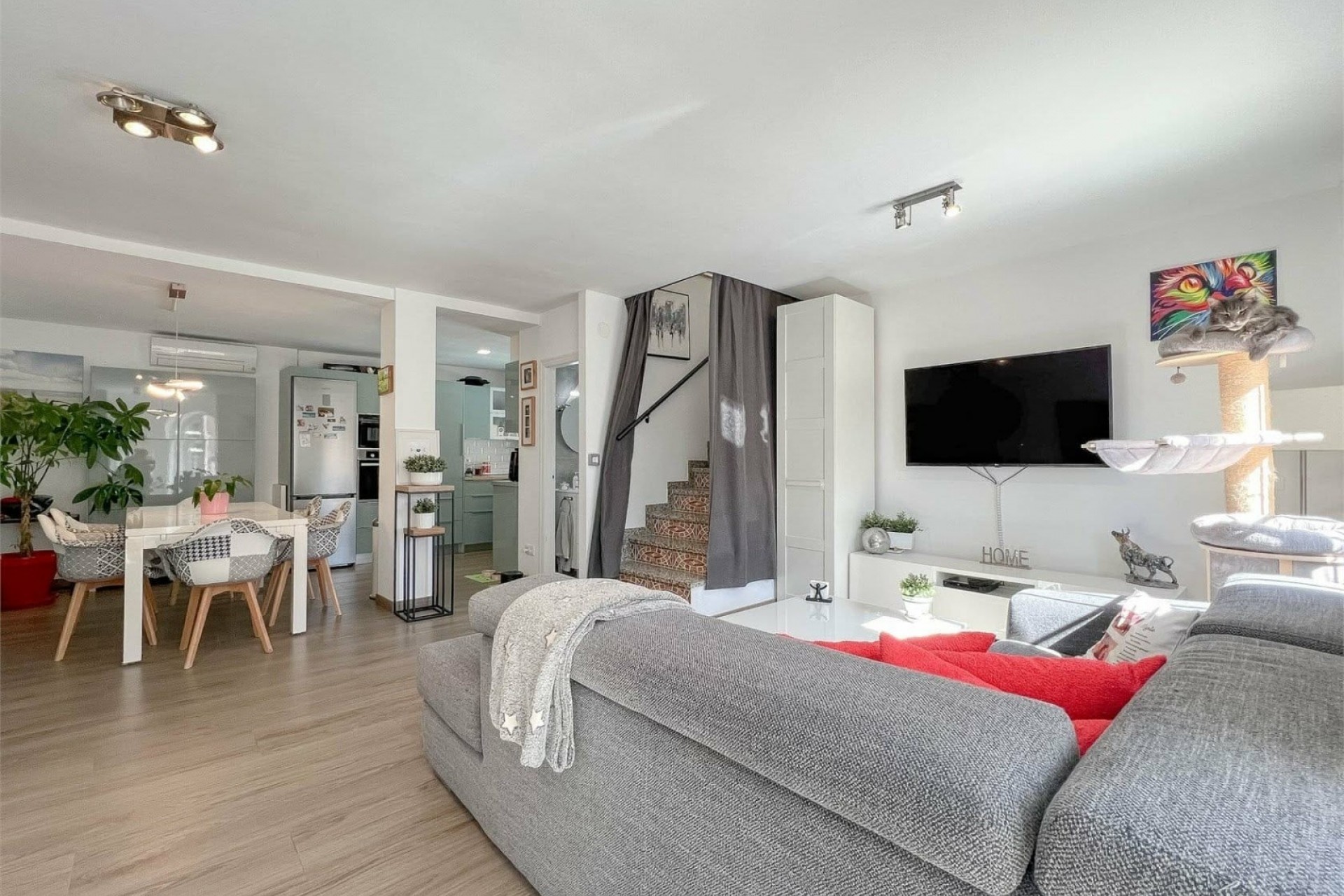 Reventa -  -
ORIHUELA COSTA - VILLAMARTÍN