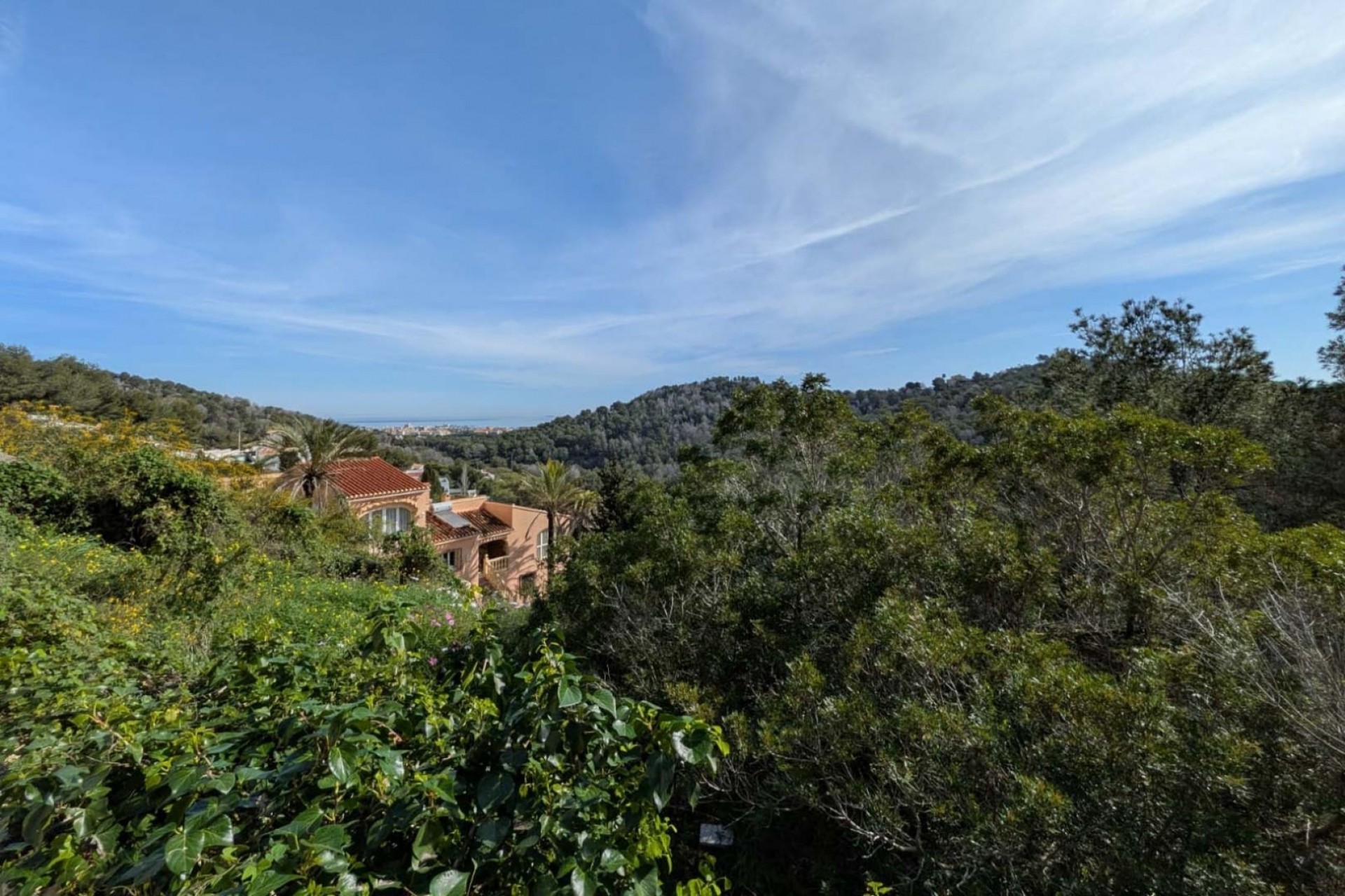 Reventa - Parcela -
Jávea - Sol del este