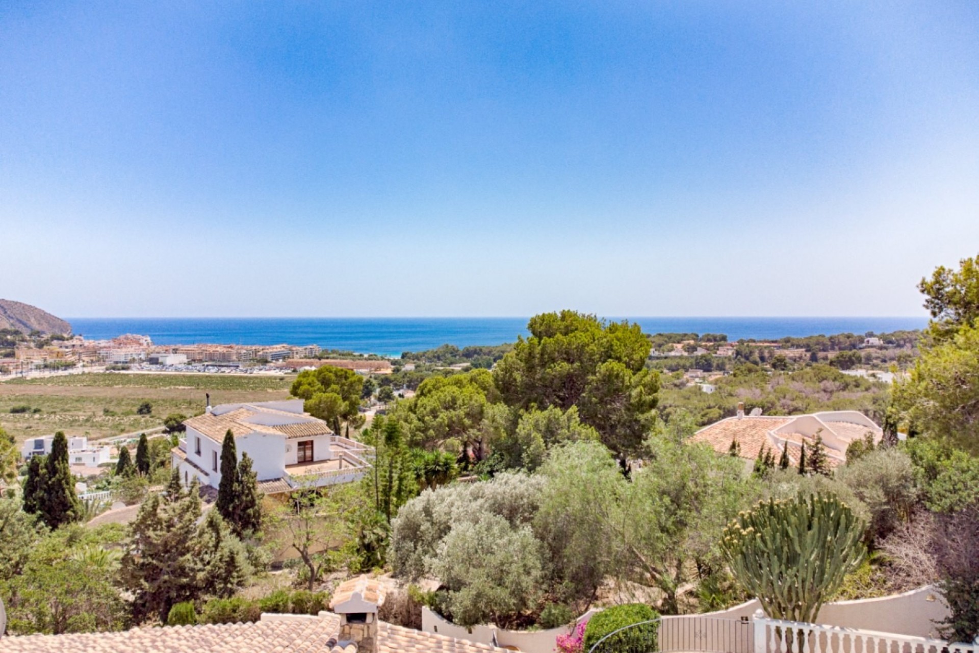 Reventa - Parcela -
Moraira