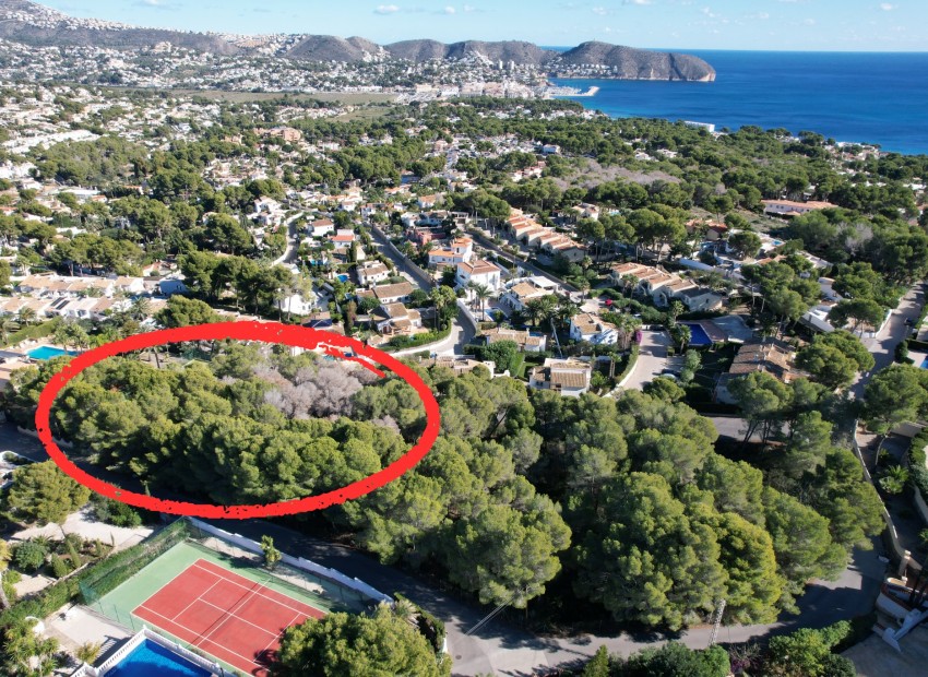Reventa - Suelo urbano -
Moraira - Pinar del Advocat - Cometa