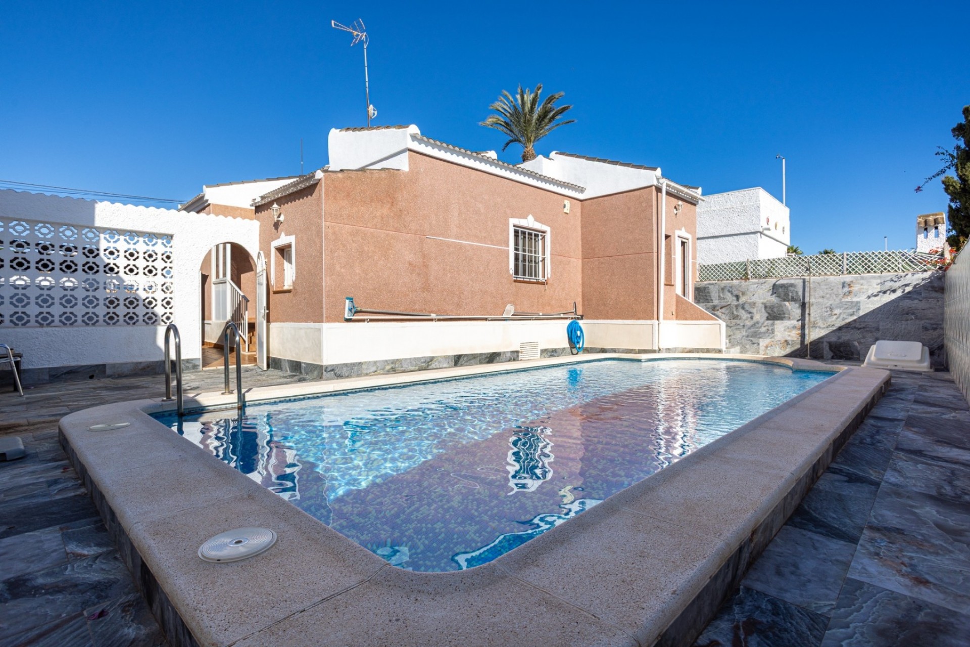 Reventa -  -
Torrevieja - Urbanización San Luis