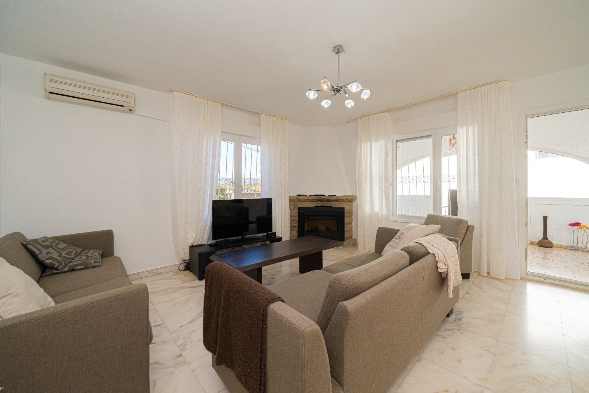 Reventa - Villa -
Albir