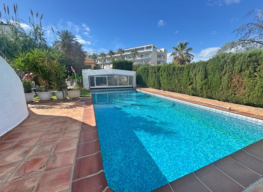 Reventa - Villa -
Albir