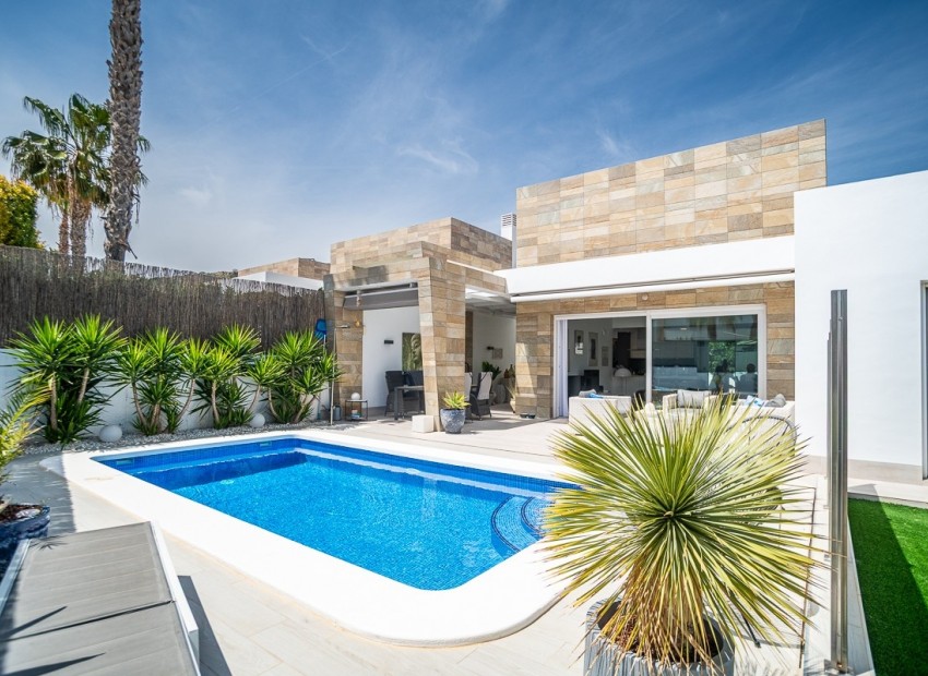 Reventa - Villa -
ALGORFA - La Finca Golf