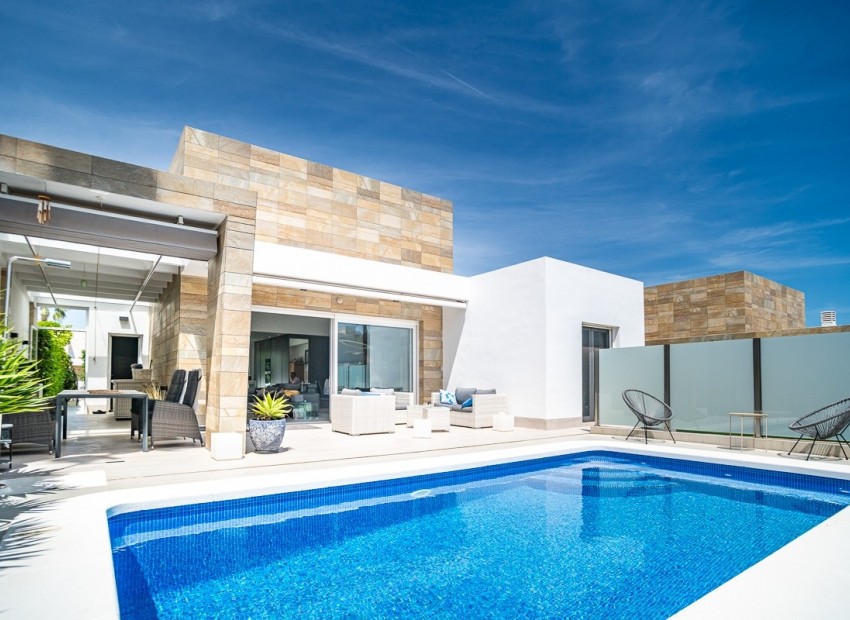 Reventa - Villa -
ALGORFA - La Finca Golf