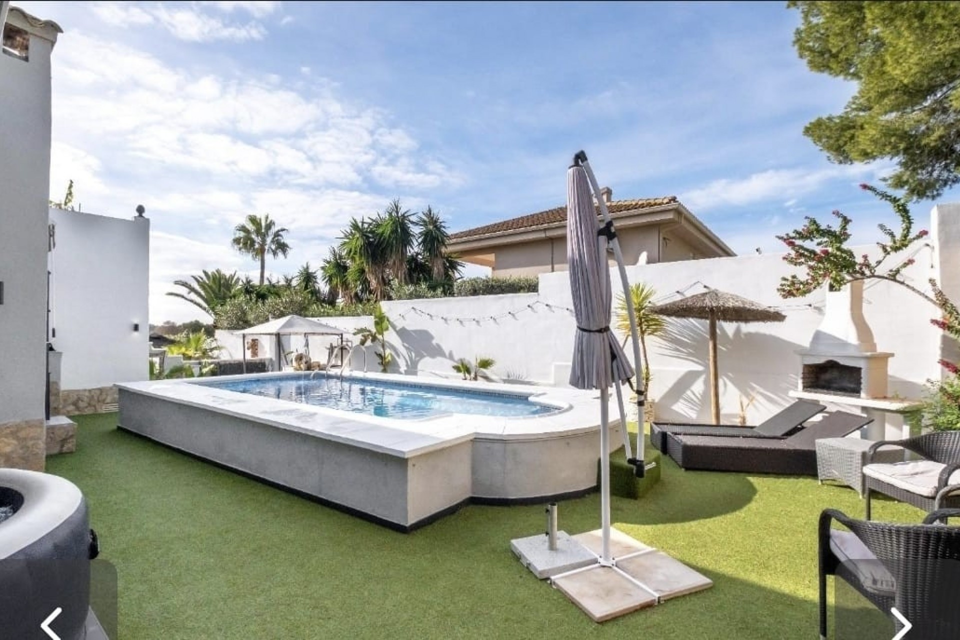 Reventa - Villa -
Altea - Urbanización Santa Clara