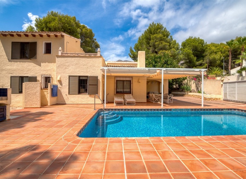 Reventa - Villa -
Altea - Urbanización Santa Clara