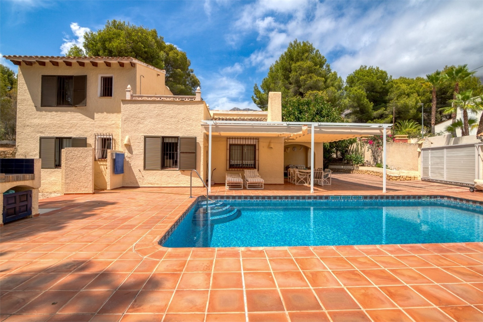Reventa - Villa -
Altea - Urbanización Santa Clara