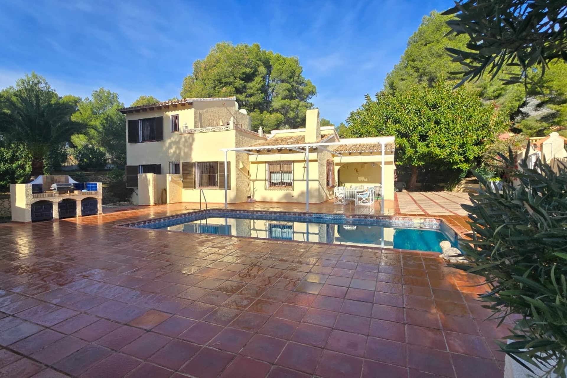 Reventa - Villa -
Altea - Urbanización Santa Clara