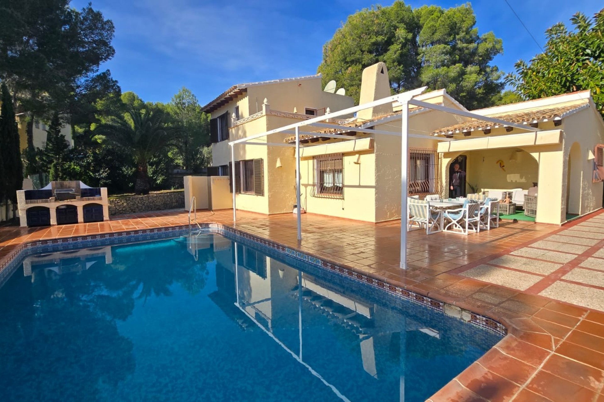 Reventa - Villa -
Altea - Urbanización Santa Clara