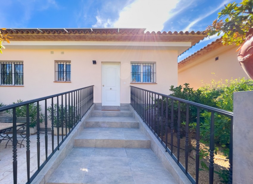 Reventa - Villa -
Altea