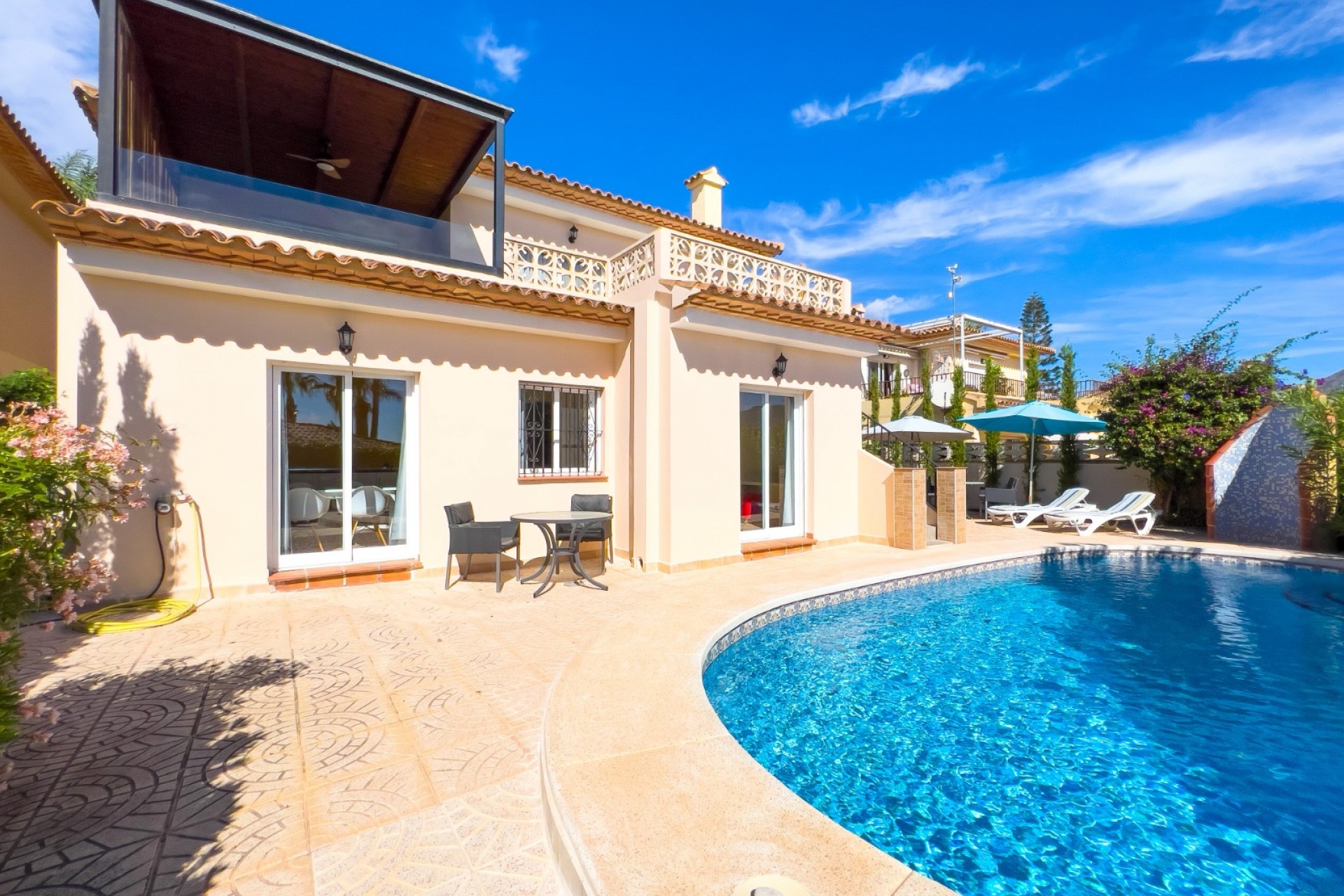 Reventa - Villa -
Altea