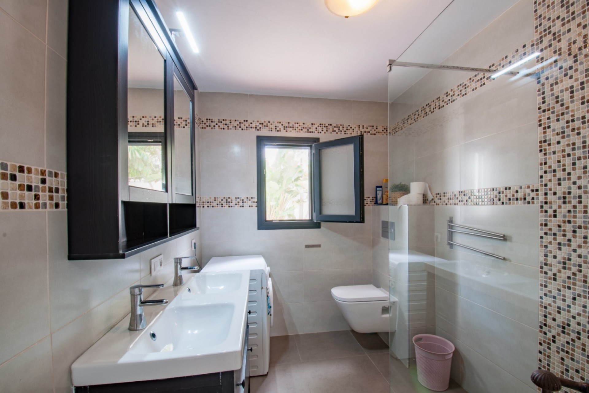 Reventa - Villa -
Benitachell