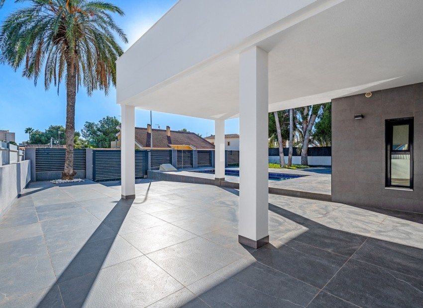 Reventa - Villa -
Campoamor