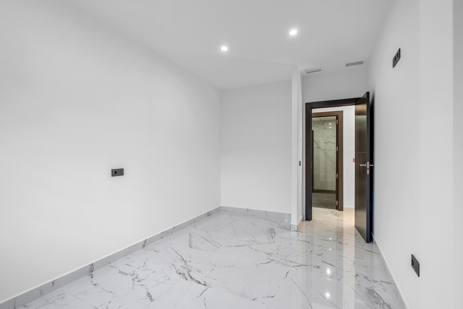 Reventa - Villa -
Campoamor