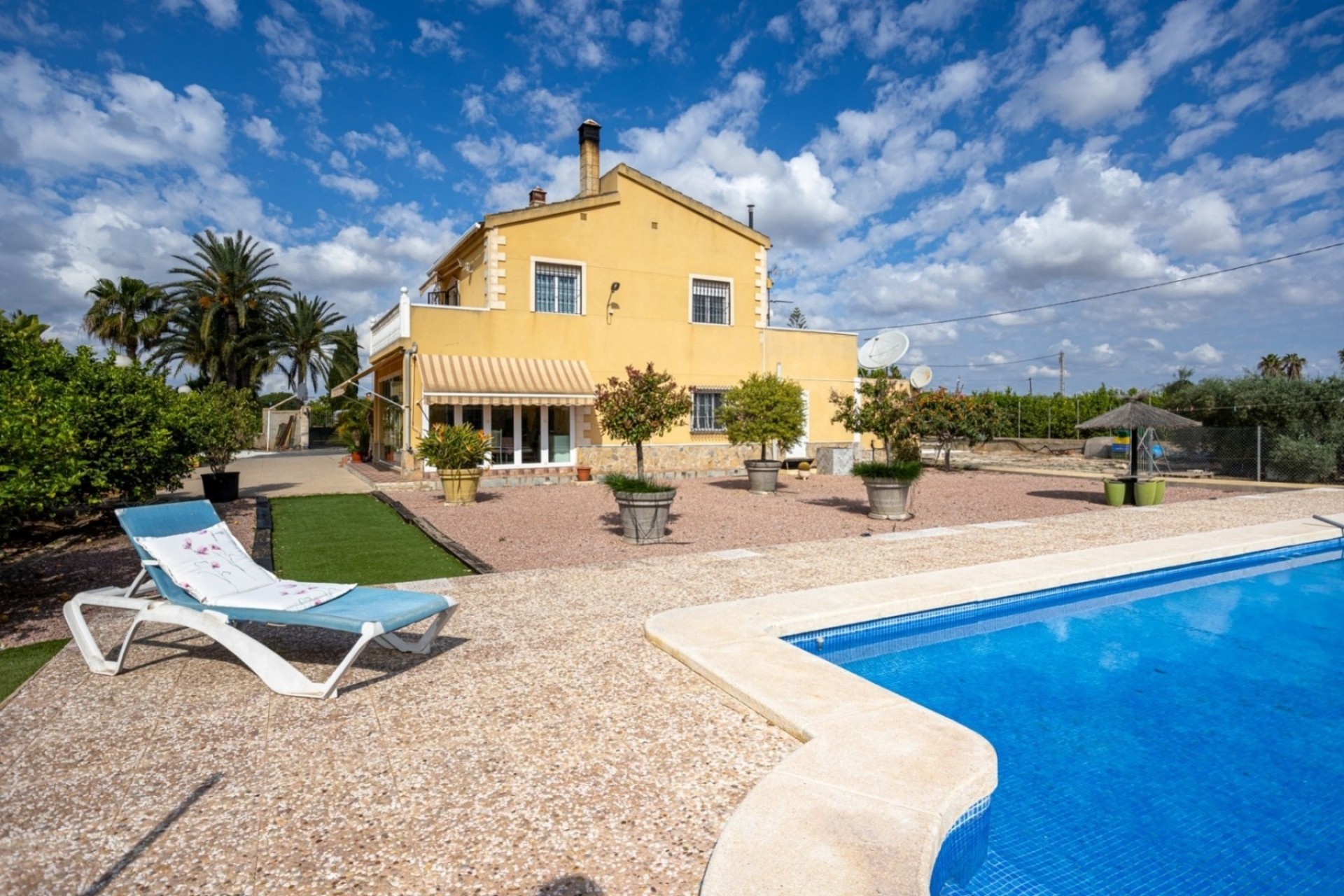 Reventa - Villa -
Elche