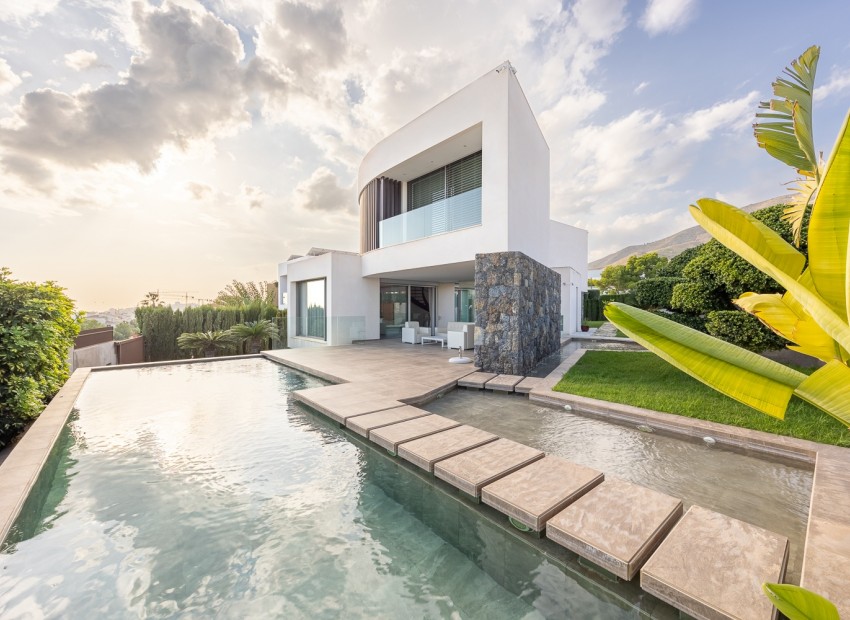 Reventa - Villa -
Finestrat - Golf Bahia