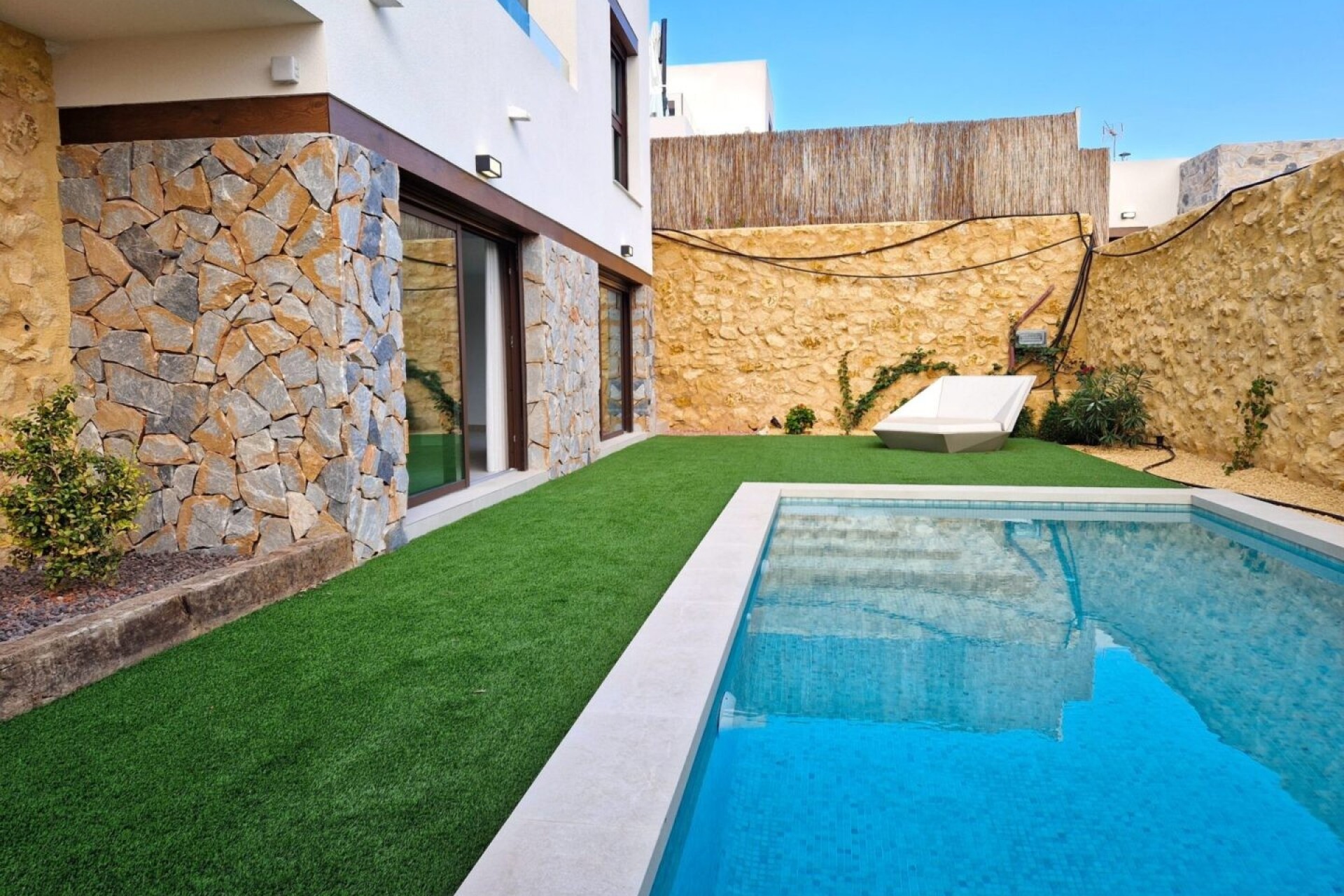 Reventa - Villa -
Finestrat