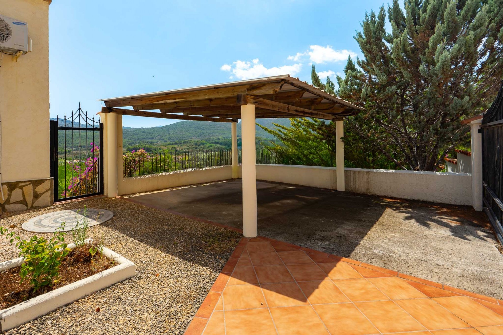Reventa - Villa -
Jalón - La Almazara