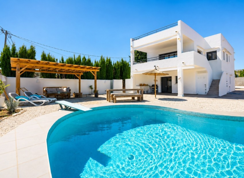 Reventa - Villa -
Jávea / Xàbia - Montañar - El Arenal