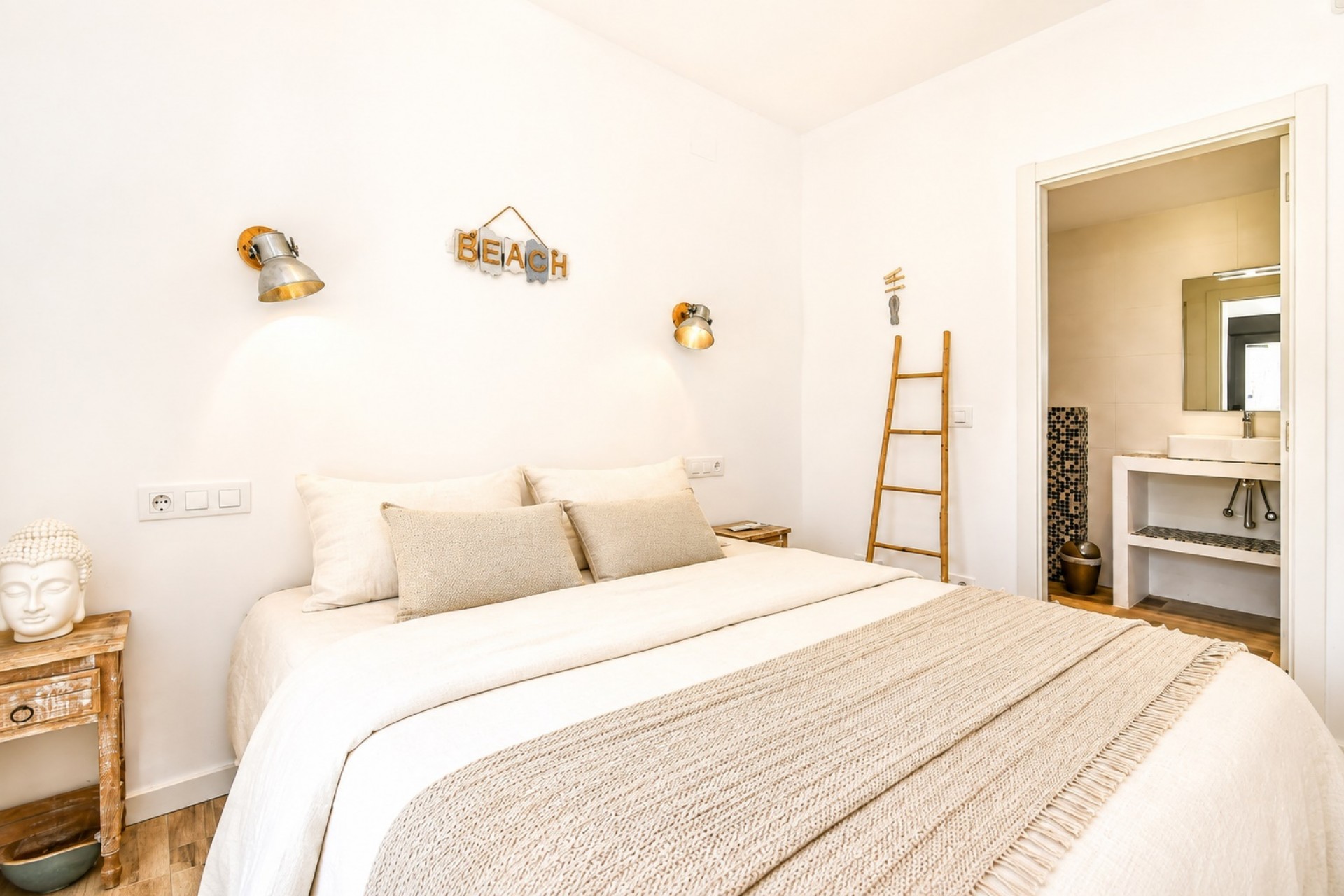 Reventa - Villa -
Jávea / Xàbia - Montañar - El Arenal