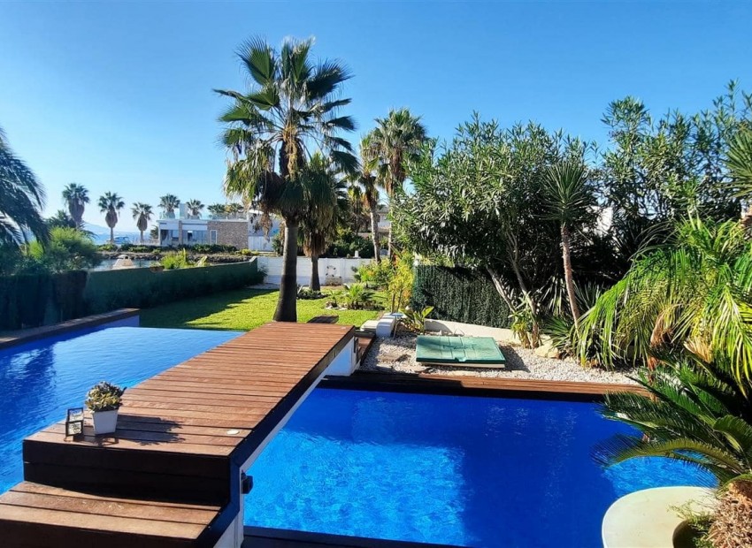 Reventa - Villa -
La Manga del Mar Menor