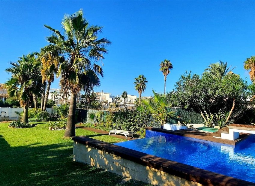 Reventa - Villa -
La Manga del Mar Menor