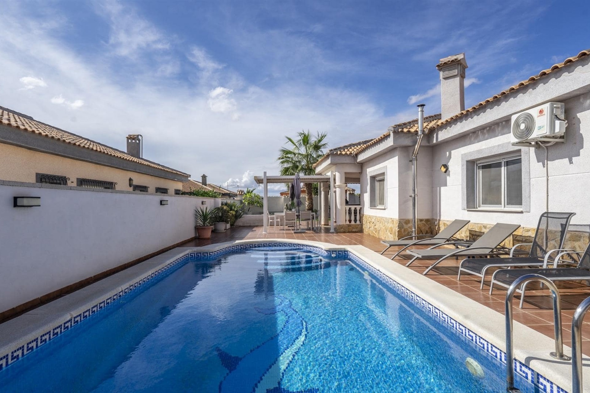 Reventa - Villa -
Lo Santiago,