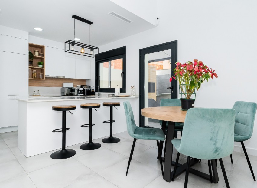 Reventa - Villa -
Los Montesinos