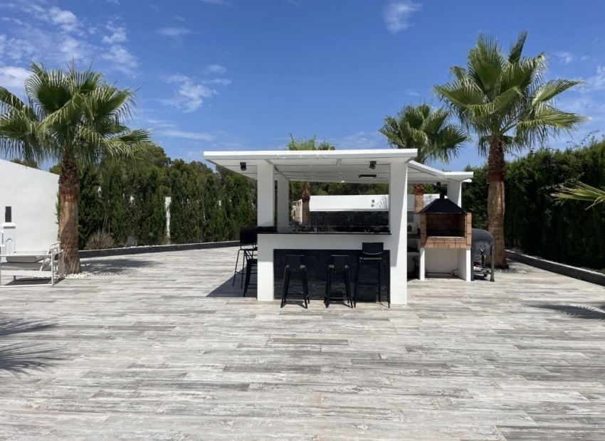 Reventa - Villa -
Moraira - Pinar del Advocat - Cometa