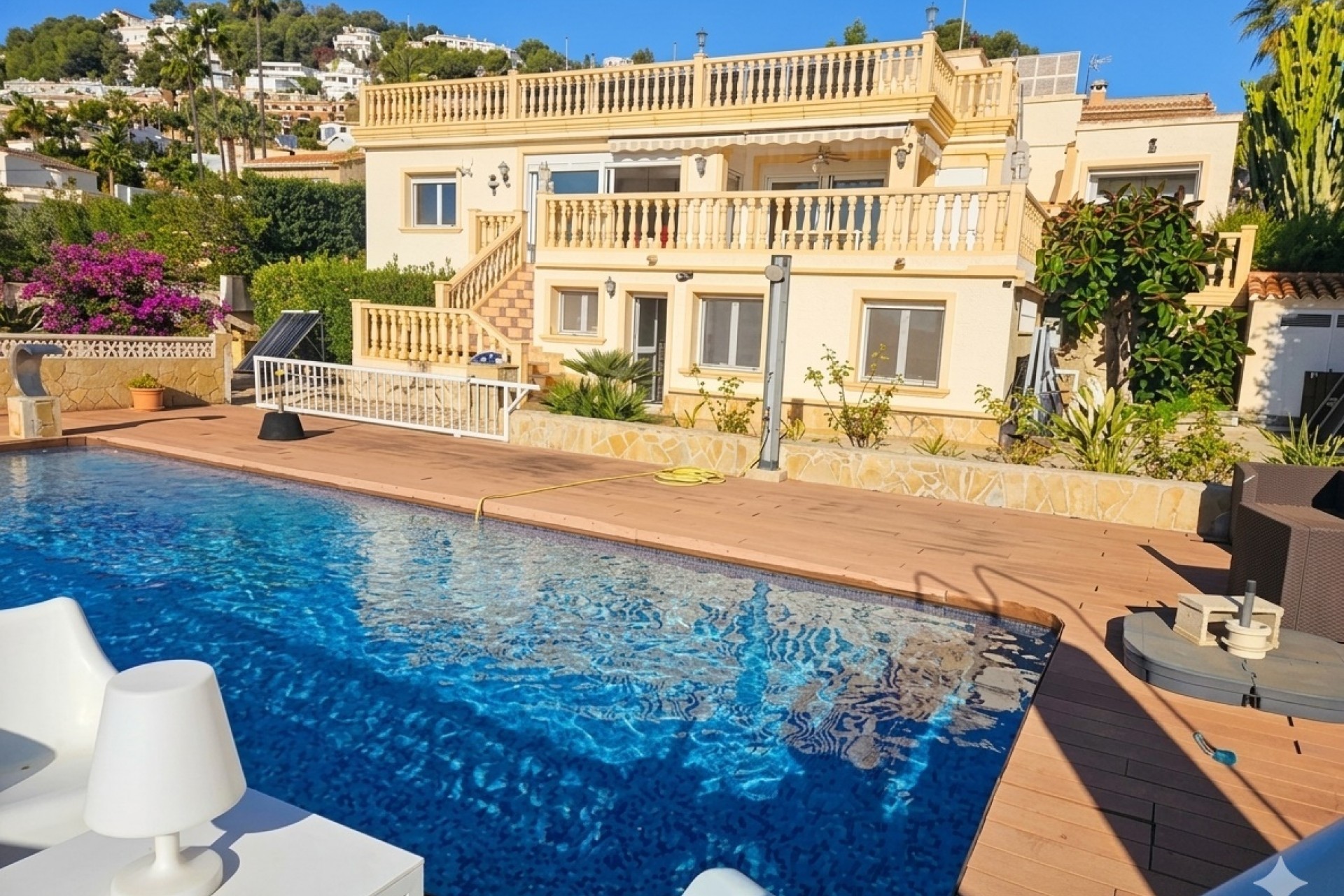 Reventa - Villa -
Moraira - Pinar del Advocat - Cometa