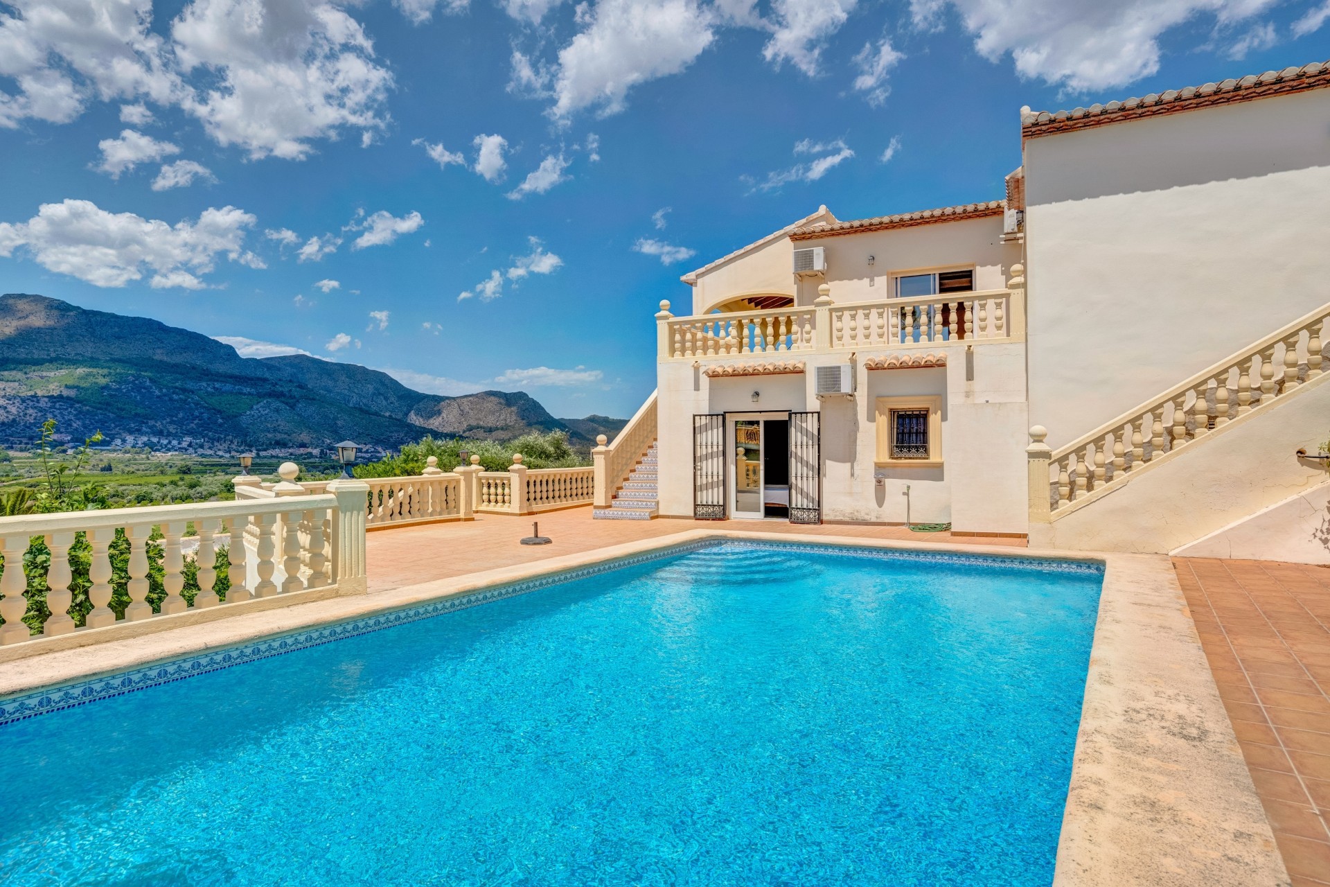 Reventa - Villa -
Orba