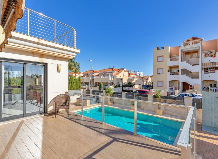 Reventa - Villa -
Orihuela Costa - La Zenia