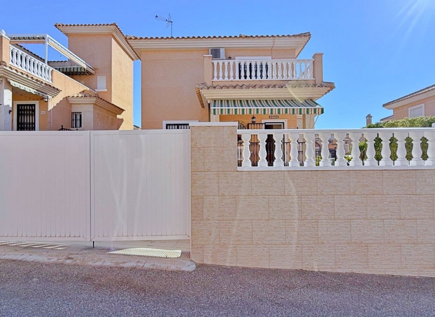 Reventa - Villa -
Orihuela - Orihuela Costa