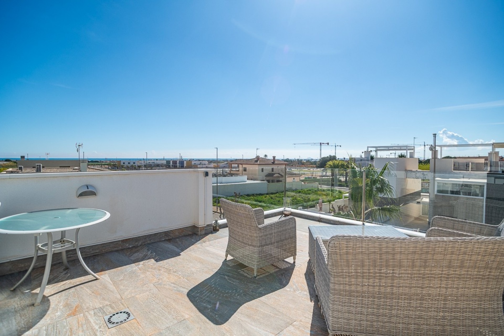 Reventa - Villa -
PILAR DE LA HORADADA