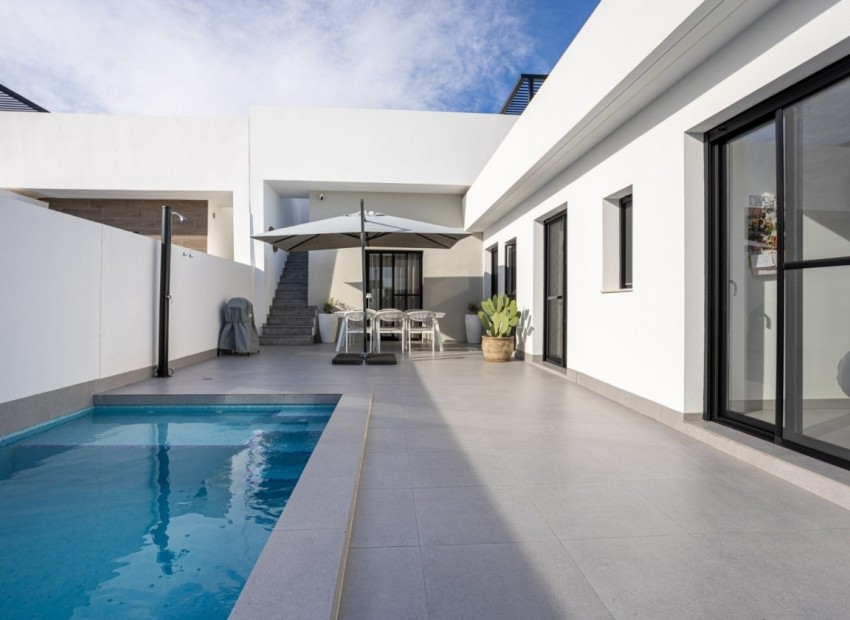 Reventa - Villa -
Roldán