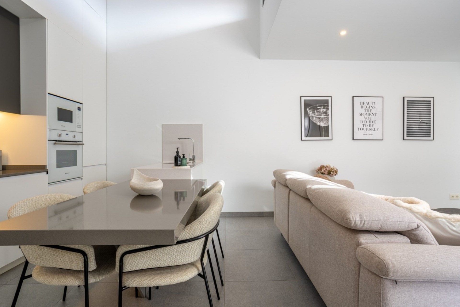 Reventa - Villa -
Roldán