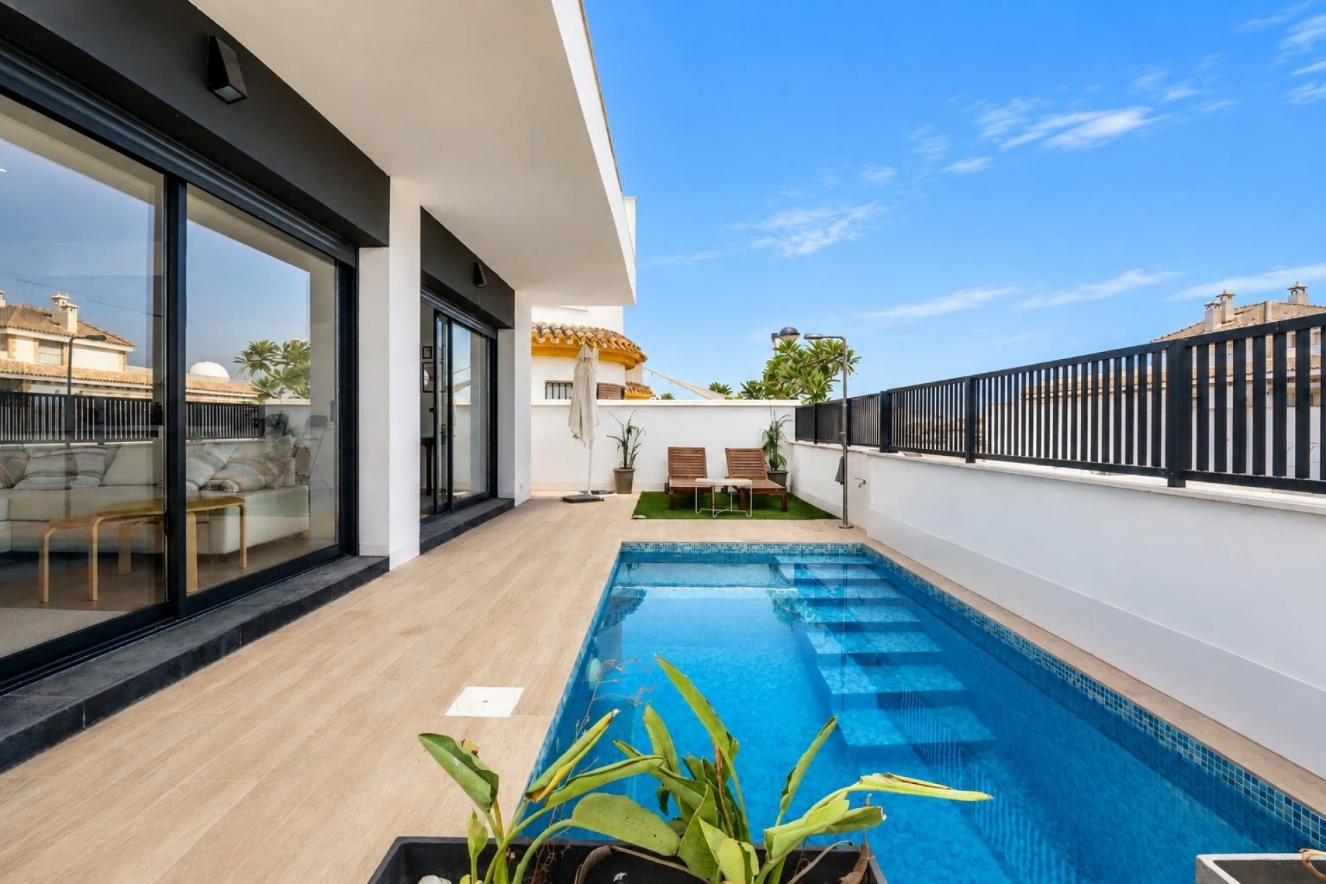 Reventa - Villa -
Roldán
