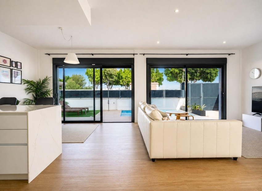 Reventa - Villa -
Roldán