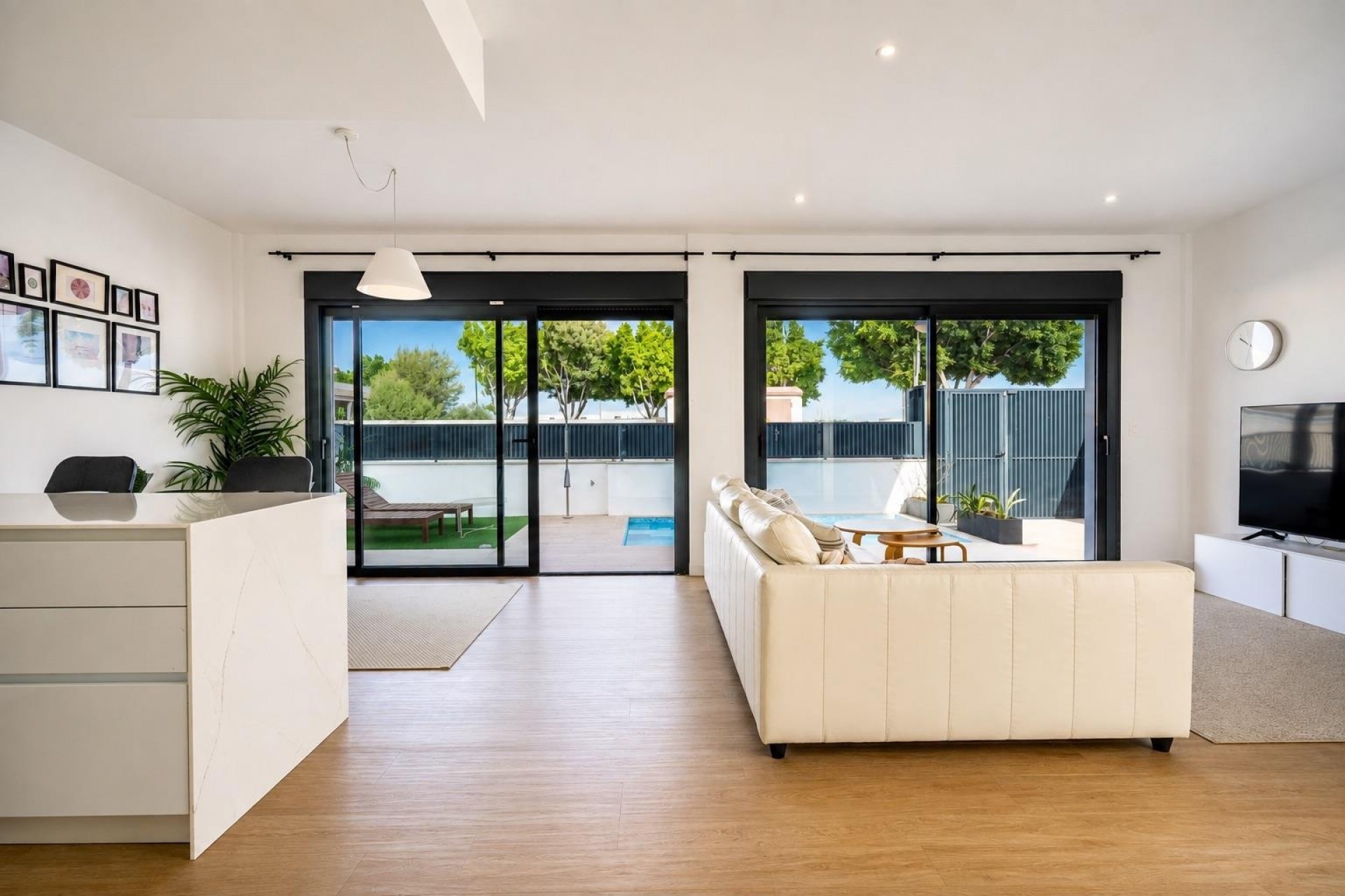 Reventa - Villa -
Roldán