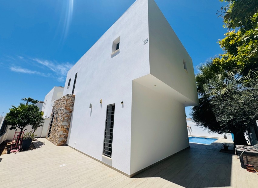 Reventa - Villa -
SAN PEDRO DEL PINATAR - LO PAGÁN