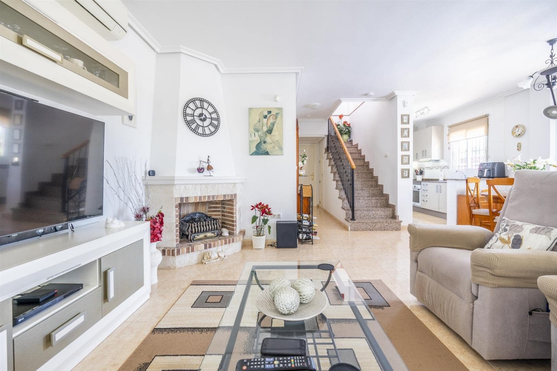 Reventa - Villa -
Sucina