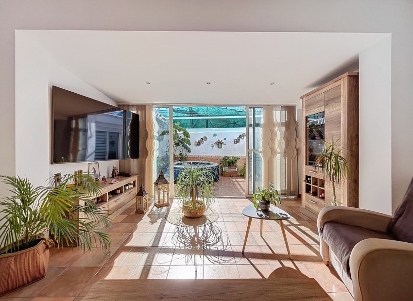 Revente - Appartement -
Albir