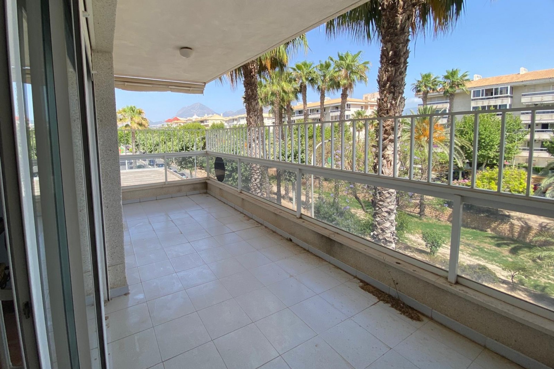 Revente - Appartement -
Albir