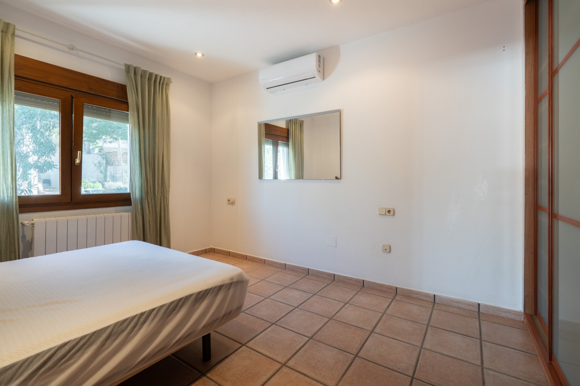 Revente - Commercial -
Benissa - Avenida La Marina