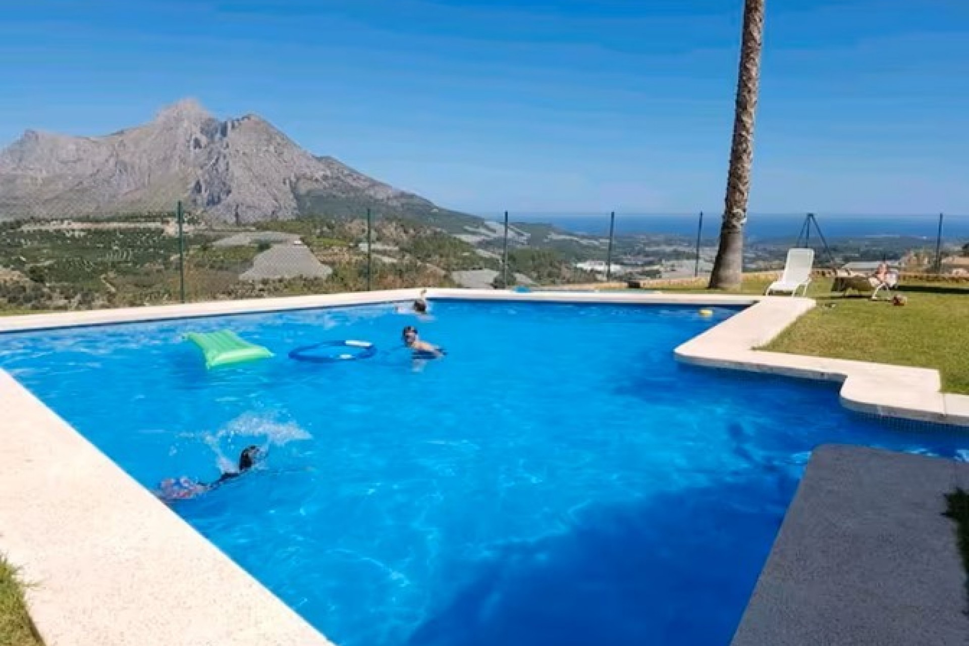 Revente - Maison de ville -
Callosa De Ensarrià