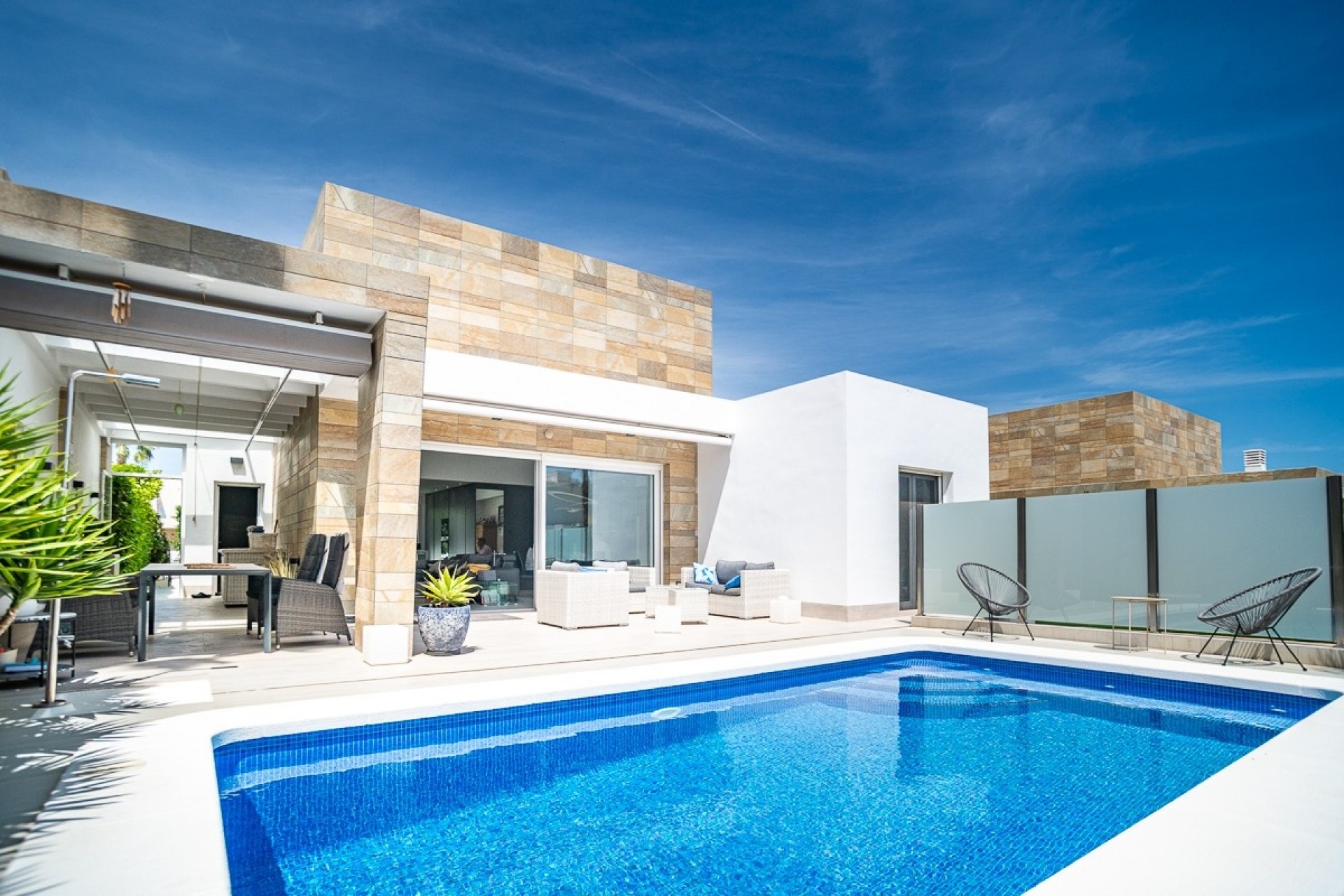 Revente - Villa -
ALGORFA - La Finca Golf