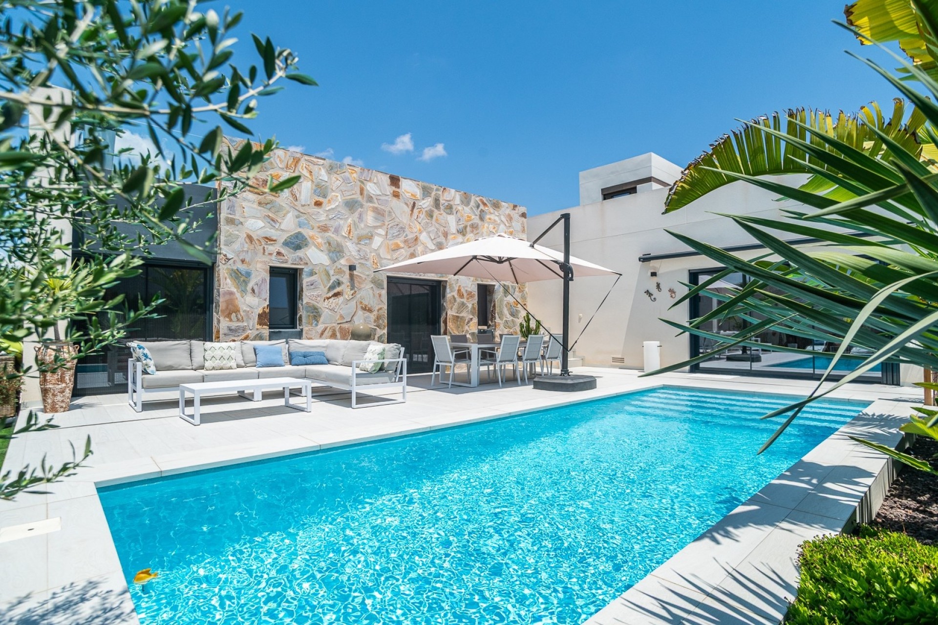 Revente - Villa -
ALGORFA - La Finca Golf